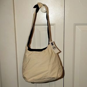 New gap shoulder bag